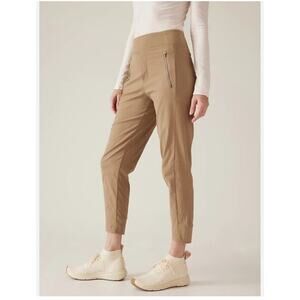 Athleta Khaki Tan Pull On Plus Size Hiking Outdoor Ankle Pants